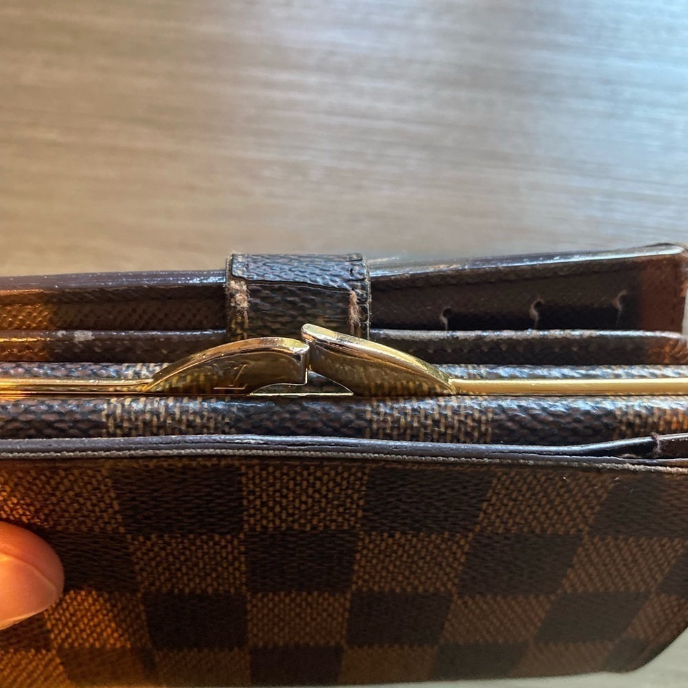 LOUIS VUITTON DAMIER EBENE KISS LOCK WALLET​​​​​​​​ - Picture 9 of 16